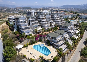 Пентхаус 4+1 с дизайнерским ремонтом и шикарным видом на море