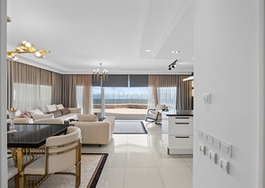 Пентхаус 4+1 с дизайнерским ремонтом и шикарным видом на море