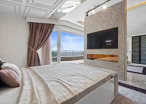 Пентхаус 4+1 с дизайнерским ремонтом и шикарным видом на море