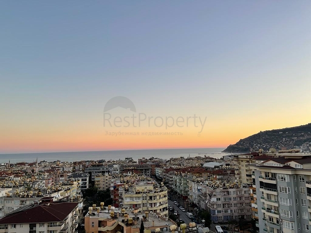 Просторный пентхаус с прекрасным видом на море в самом центре Алании 