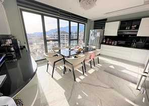 Просторный пентхаус с прекрасным видом на море в самом центре Алании 