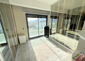 Просторный пентхаус с прекрасным видом на море в самом центре Алании 