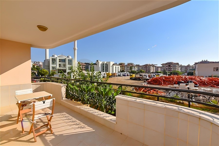 Просторная квартира у моря планировкой 2+1 в центральном районе Оба