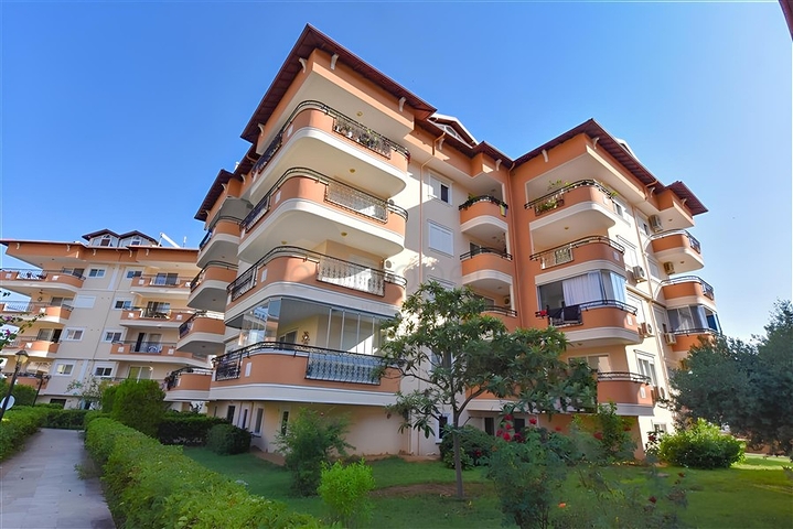 Просторная квартира у моря планировкой 2+1 в центральном районе Оба