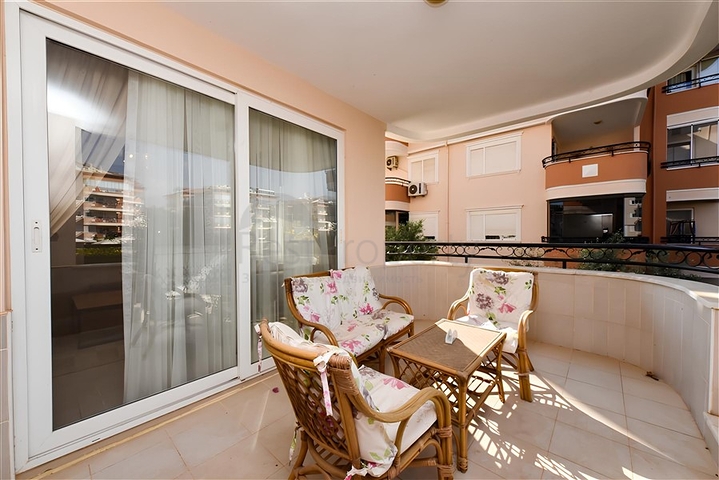 Просторная квартира у моря планировкой 2+1 в центральном районе Оба