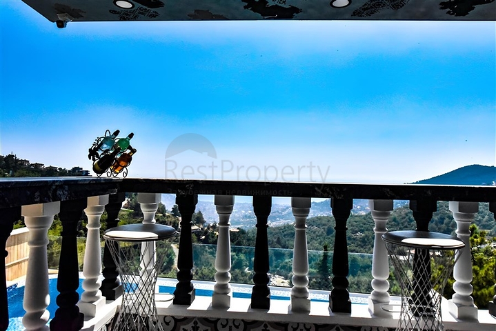 Меблированная вилла 3+2 в районе Бекташ