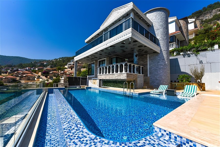 Меблированная вилла 3+2 в районе Бекташ