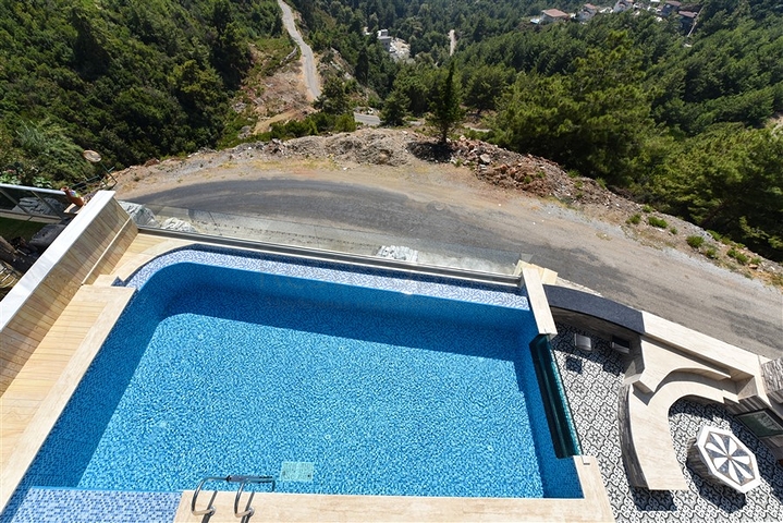 Меблированная вилла 3+2 в районе Бекташ