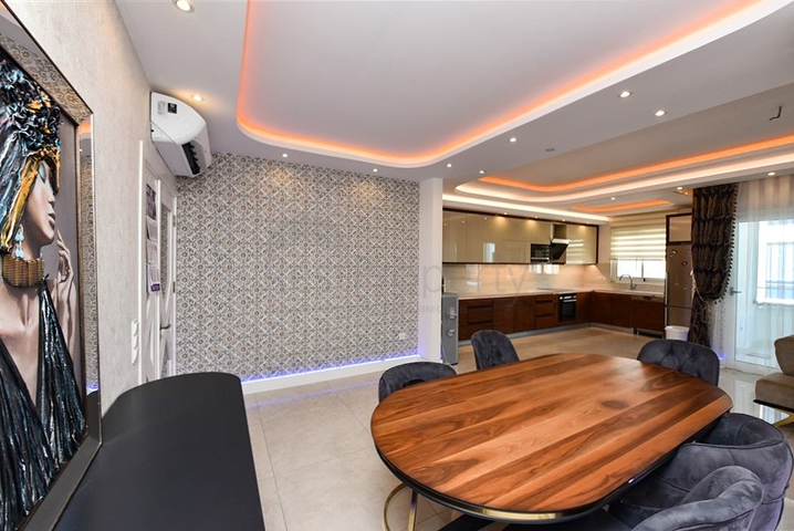 Роскошный пентхаус 4+1 в популярном районе Махмутлар