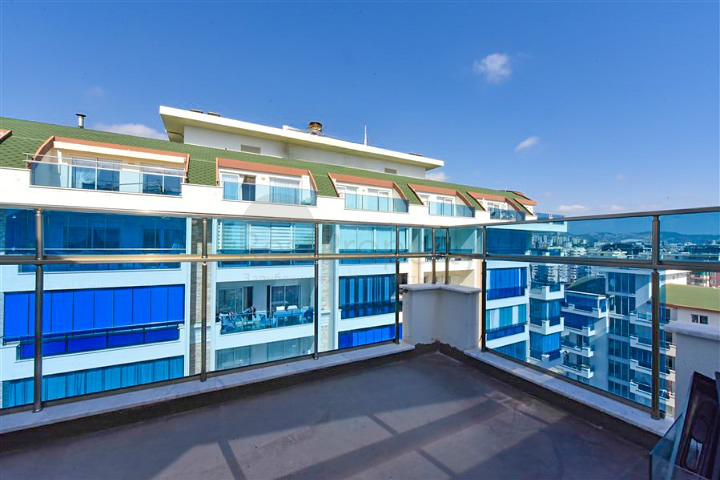 Роскошный пентхаус 4+1 в популярном районе Махмутлар