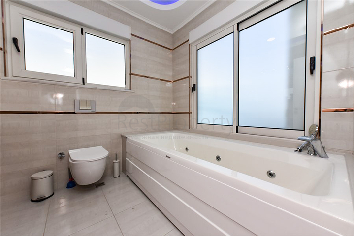 Роскошный пентхаус 4+1 в популярном районе Махмутлар