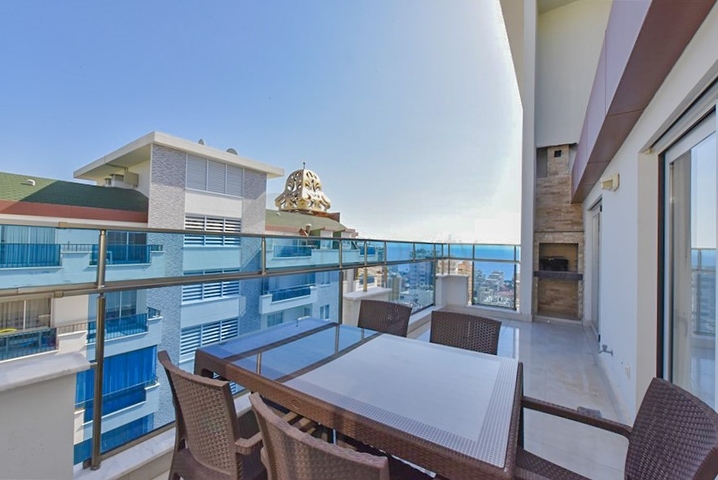 Роскошный пентхаус 4+1 в популярном районе Махмутлар