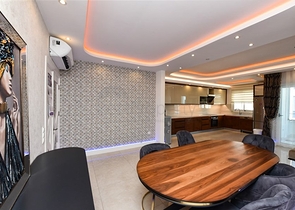 Роскошный пентхаус 4+1 в популярном районе Махмутлар