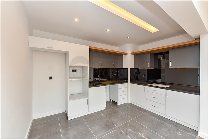 Просторная квартира центр Алании, пляж Клеопатр