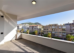 Просторная квартира центр Алании, пляж Клеопатр