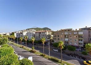 Просторная квартира центр Алании, пляж Клеопатр