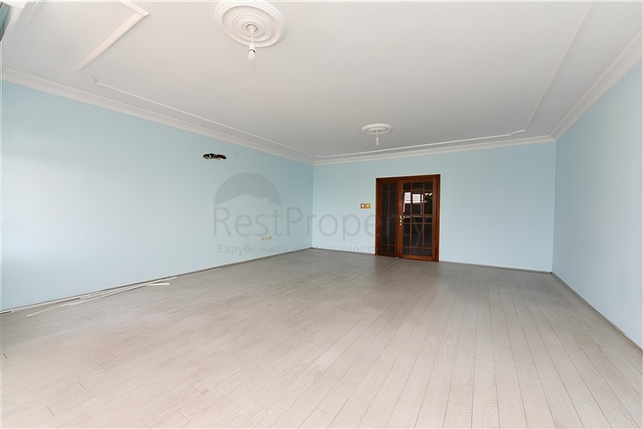 Просторная квартира 3+1 в центре Аланьи