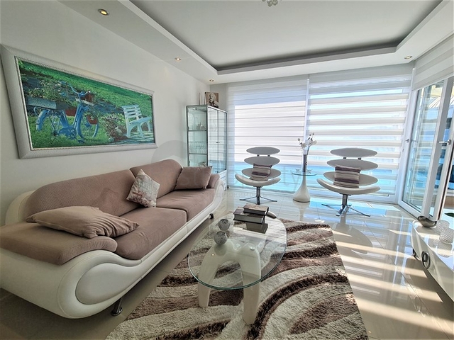 Меблированная квартира 2+1 с видом на море в Тосмуре