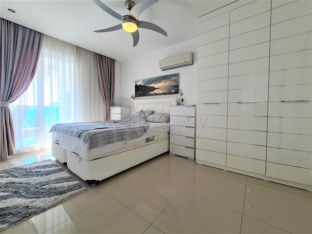 Меблированная квартира 2+1 с видом на море в Тосмуре