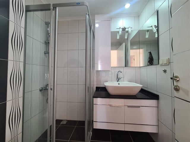 Меблированная квартира 2+1 с видом на море в Тосмуре