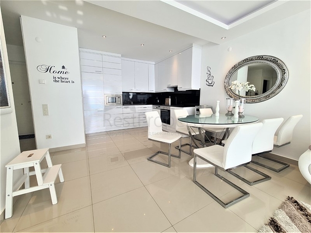 Меблированная квартира 2+1 с видом на море в Тосмуре