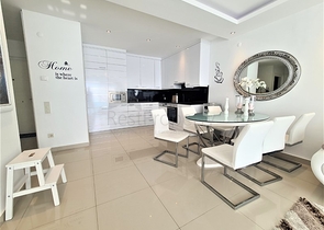 Меблированная квартира 2+1 с видом на море в Тосмуре