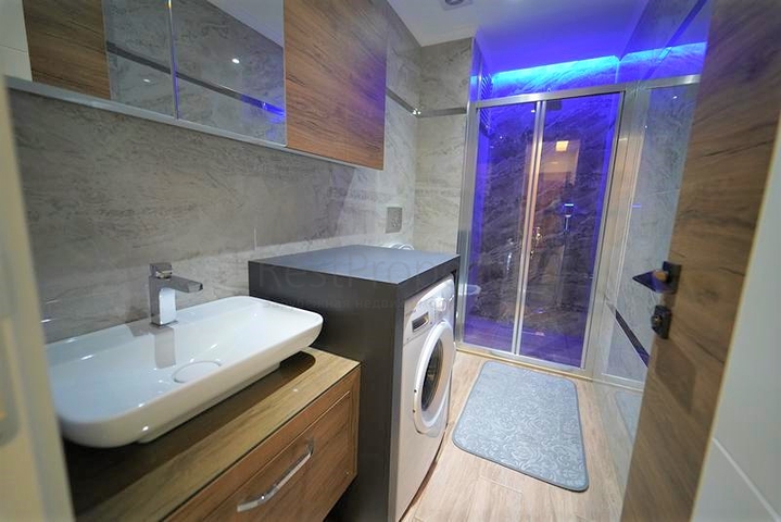 Квартира 1+1 в центре Алании на расстоянии 100 метров до моря 