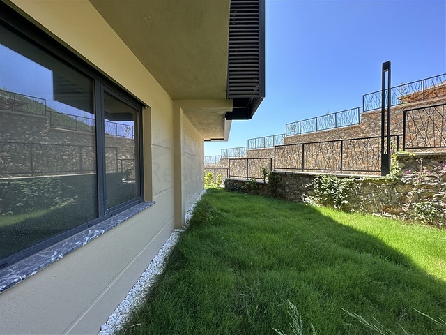 Пятикомнатный дуплекс под гражданство с прямым видом на море и горы