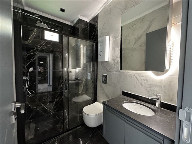 Пятикомнатный дуплекс под гражданство с прямым видом на море и горы