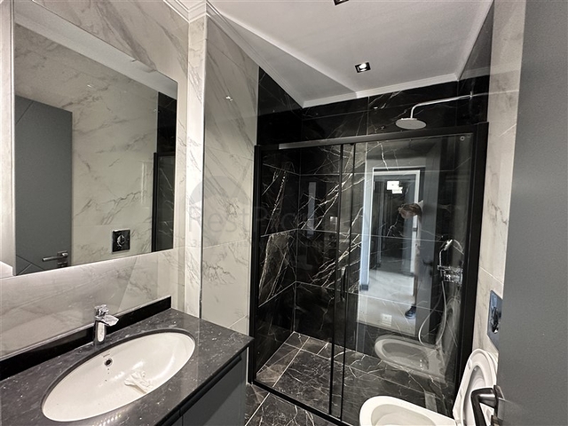 Пятикомнатный дуплекс под гражданство с прямым видом на море и горы