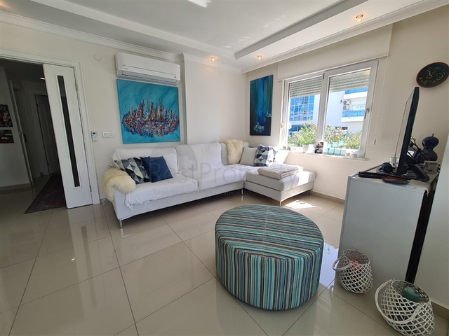 Квартира планировкой 2+1 в районе Кестель всего 50 м от моря