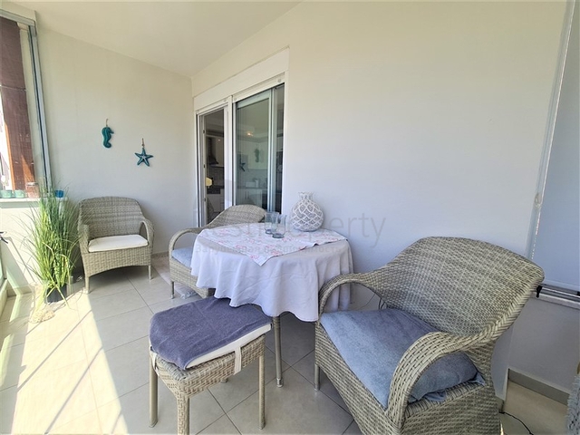 Квартира планировкой 2+1 в районе Кестель всего 50 м от моря