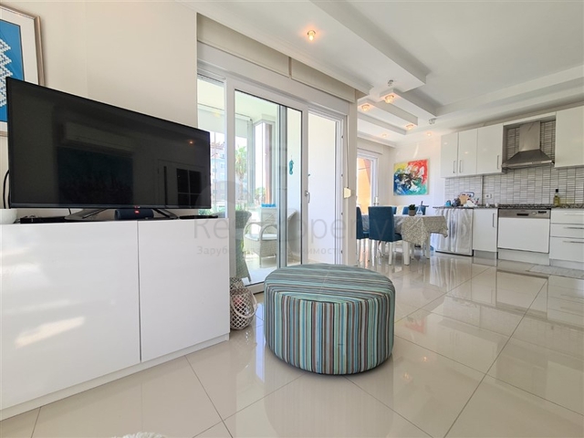 Квартира планировкой 2+1 в районе Кестель всего 50 м от моря