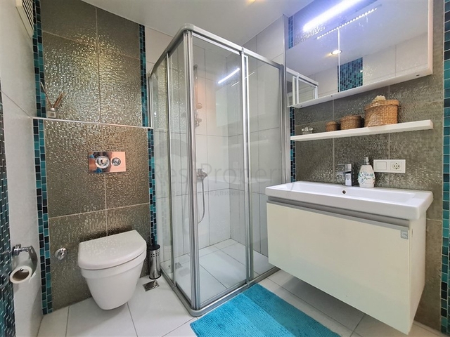 Квартира планировкой 2+1 в районе Кестель всего 50 м от моря