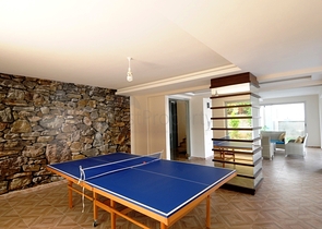 Квартира планировкой 2+1 в районе Кестель всего 50 м от моря