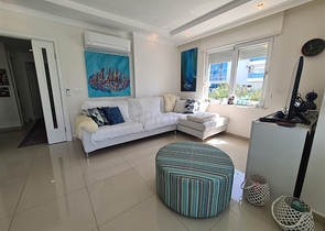 Квартира планировкой 2+1 в районе Кестель всего 50 м от моря