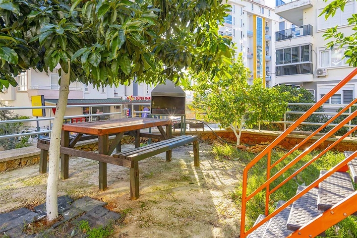 Просторная трехкомнатная квартира в пешей доступности к морю