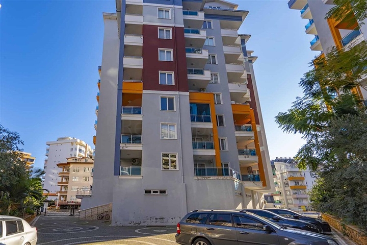 Просторная трехкомнатная квартира в пешей доступности к морю