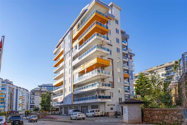 Просторная трехкомнатная квартира в пешей доступности к морю