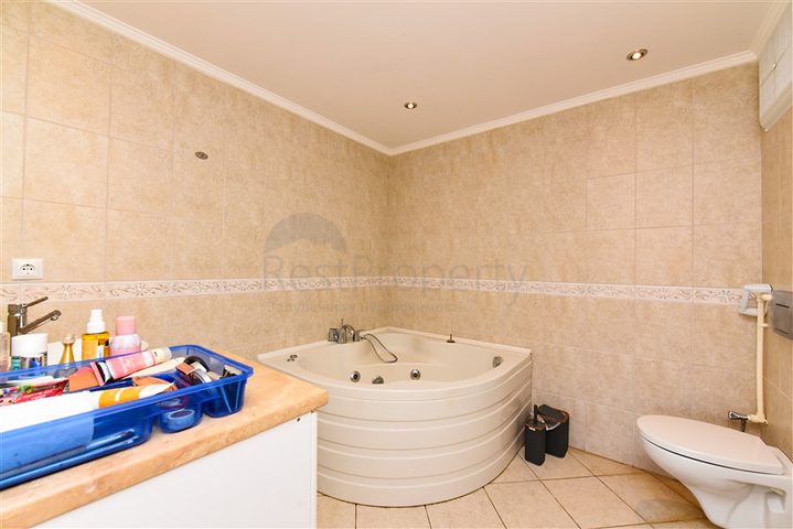 Большая квартира 2+1 с завораживающим видом на город 