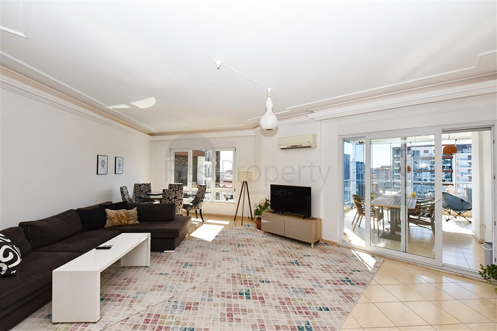 Большая квартира 2+1 с завораживающим видом на город 