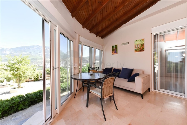 Трёхспальная вилла с элегантным ремонтом