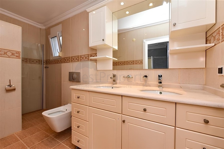 Трёхспальная вилла с элегантным ремонтом