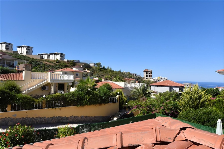 Трёхспальная вилла с элегантным ремонтом