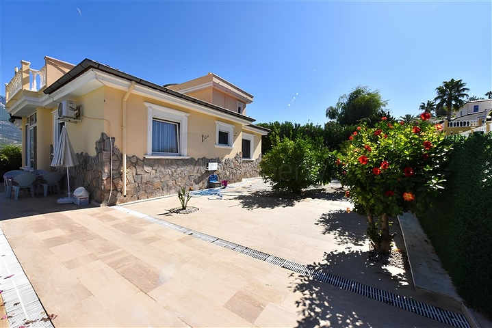 Трёхспальная вилла с элегантным ремонтом