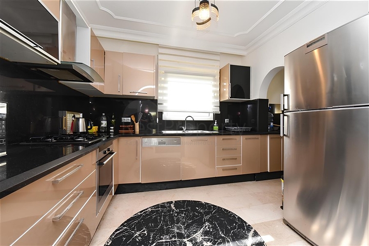 Трёхспальная вилла с элегантным ремонтом