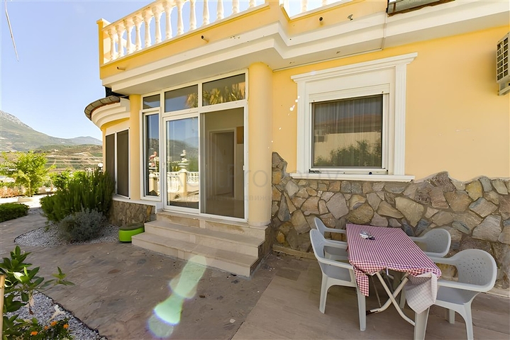 Трёхспальная вилла с элегантным ремонтом