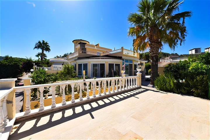 Трёхспальная вилла с элегантным ремонтом