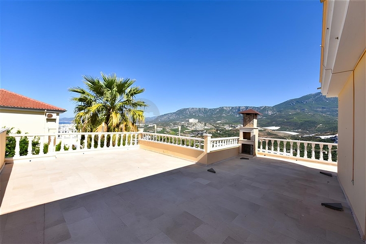 Трёхспальная вилла с элегантным ремонтом