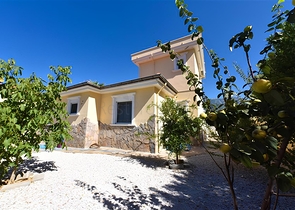 Трёхспальная вилла с элегантным ремонтом